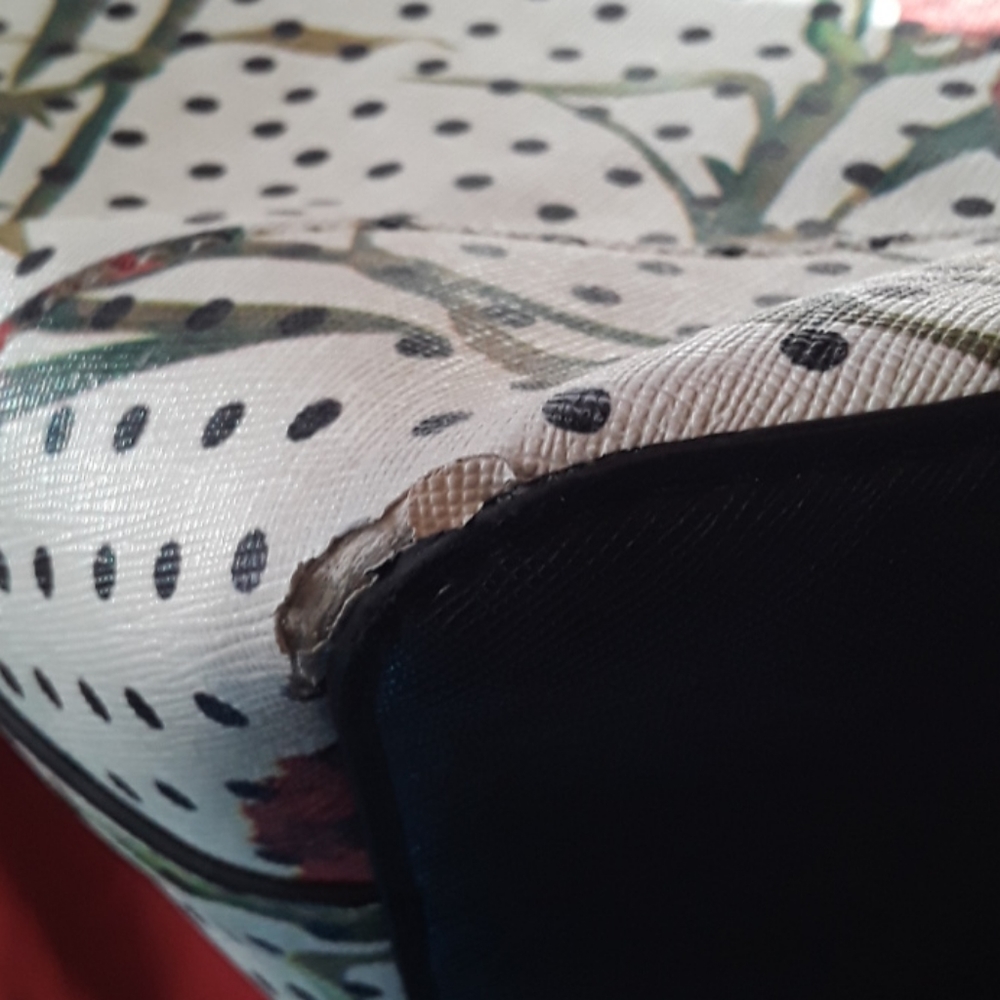 Guess Tote - Picture 9 of 11